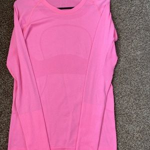 Lululemon long sleeved breathable shirt size M